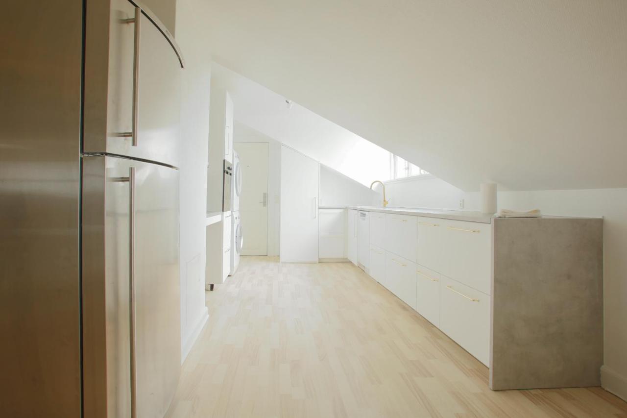 Unique 5 Bedroom W Exposed Beams In Apartment Kopenhagen