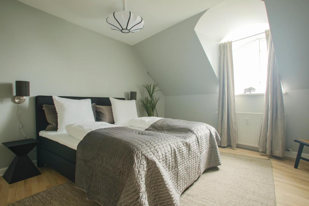 Unique 5 Bedroom W Exposed Beams In Apartment Kopenhagen