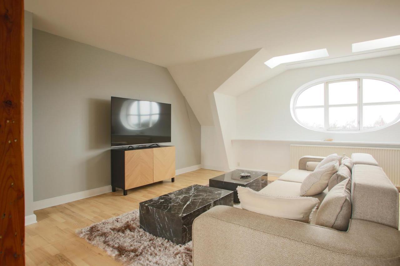 Unique 5 Bedroom W Exposed Beams In Apartment Kopenhagen