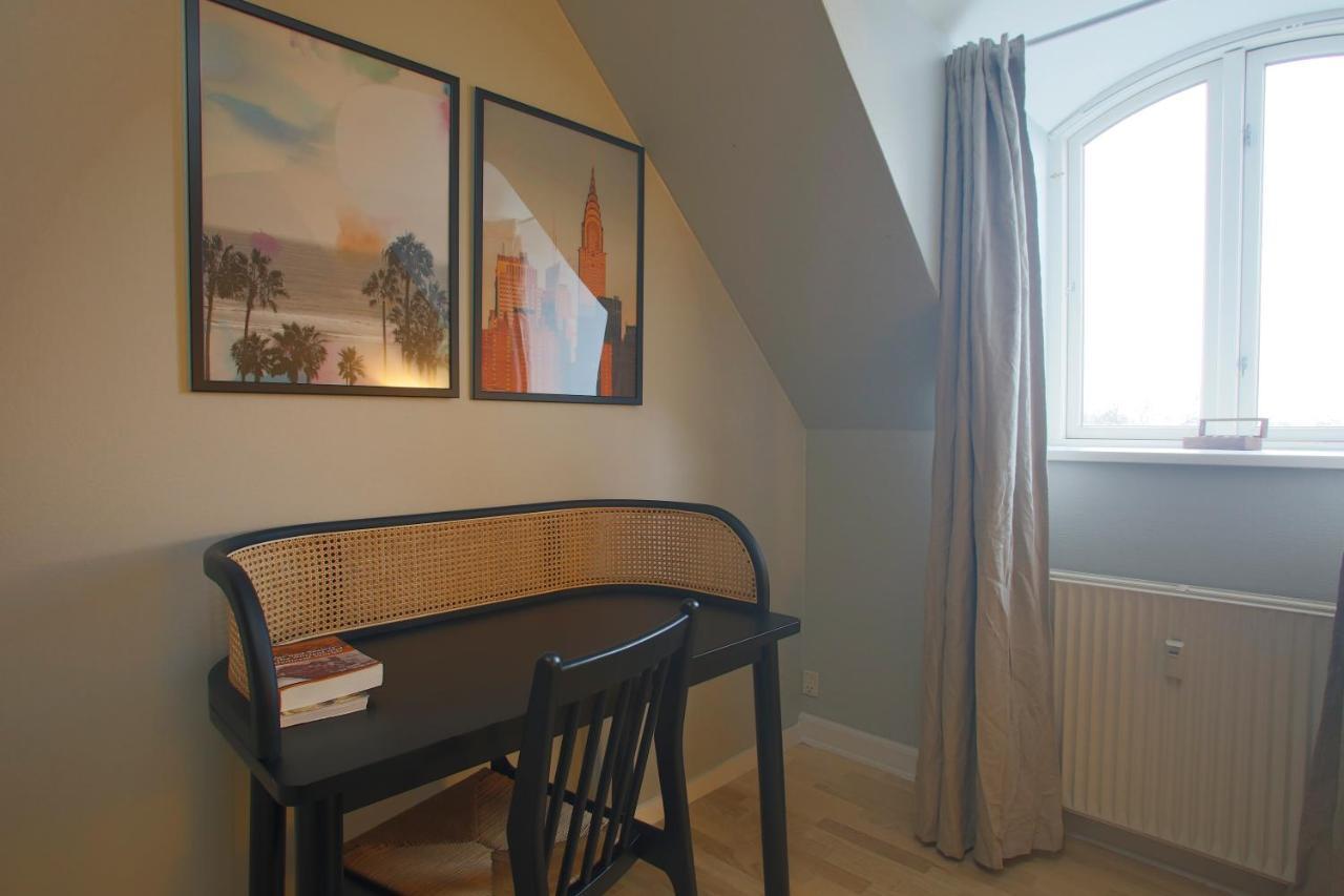Unique 5 Bedroom W Exposed Beams In Kopenhagen