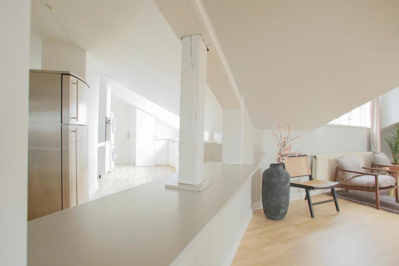 Unique 5 Bedroom W Exposed Beams In * Kopenhagen